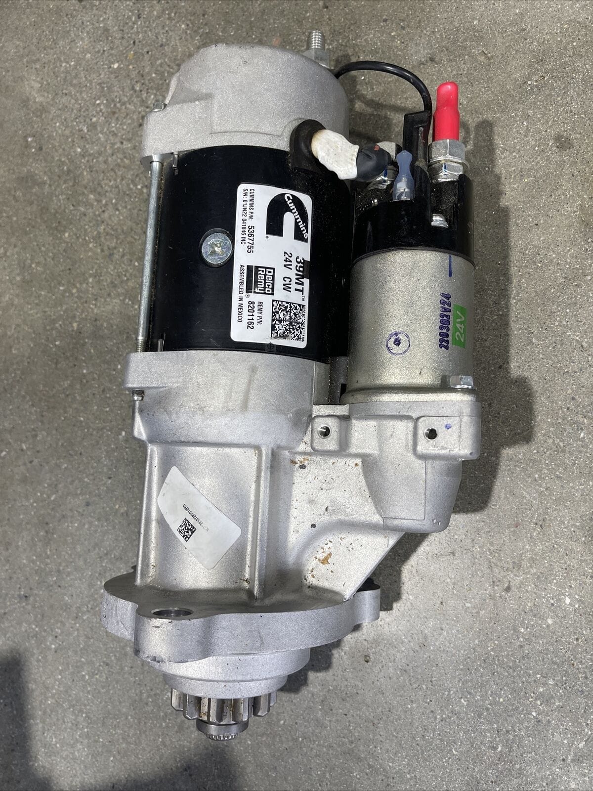 8200041   Genuine Cummins® Starting Motor 39MT 24V