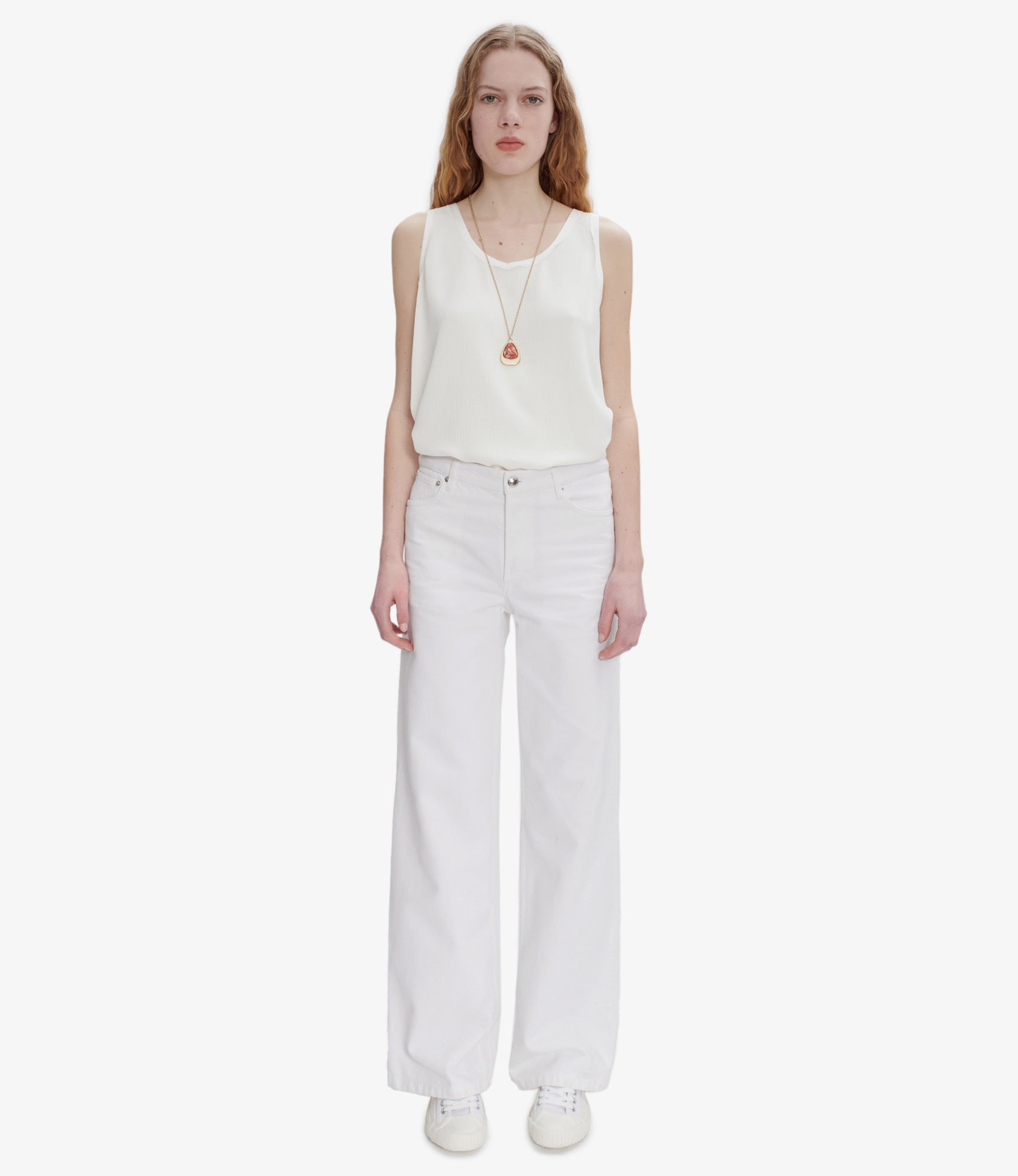 COFCN-F09181AAB_01_cee00073-1194-4a0b-aace-3ec024de3e66 APC Elisabeth Long Jeans