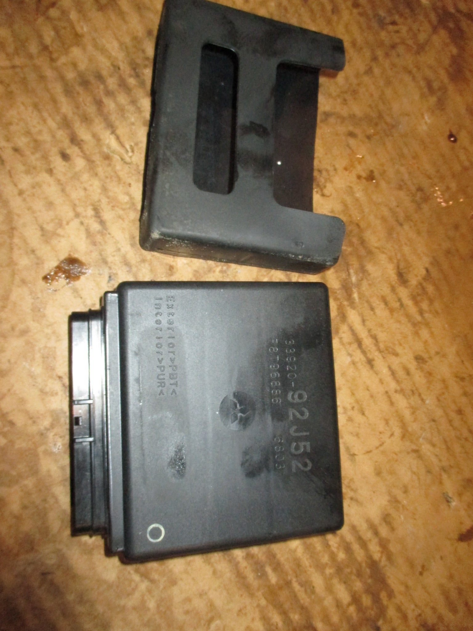 Suzuki DF140 140hp 4 stroke outboard ECU (33920 92J52)