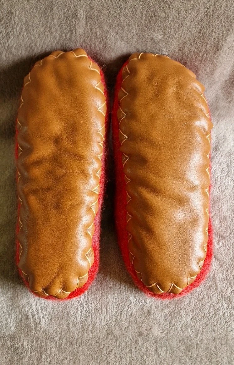 MUNICH EU38 100% Wool Felt Slippers Handmade gow leather soled.
