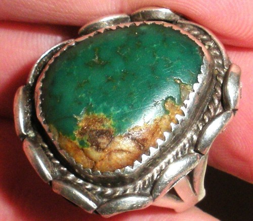 VINTAGE NAVAJO GREASY GREEN TURQUOISE STERLING SILVER RING SIZE 10 vafo