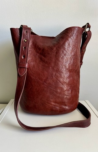 MOORE & GILES Moore and Giles Easton Leather Tote Bucket Bag Magnetic Clasp Soft MSRP $495