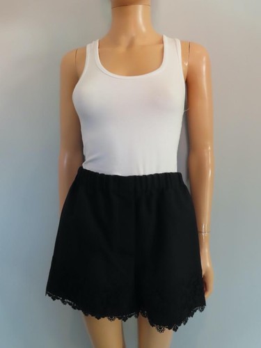 Pantaloncini nuovi con etichette Christian Dior neri misto lana mohair finiture in pizzo F 34 US 2 $1.400