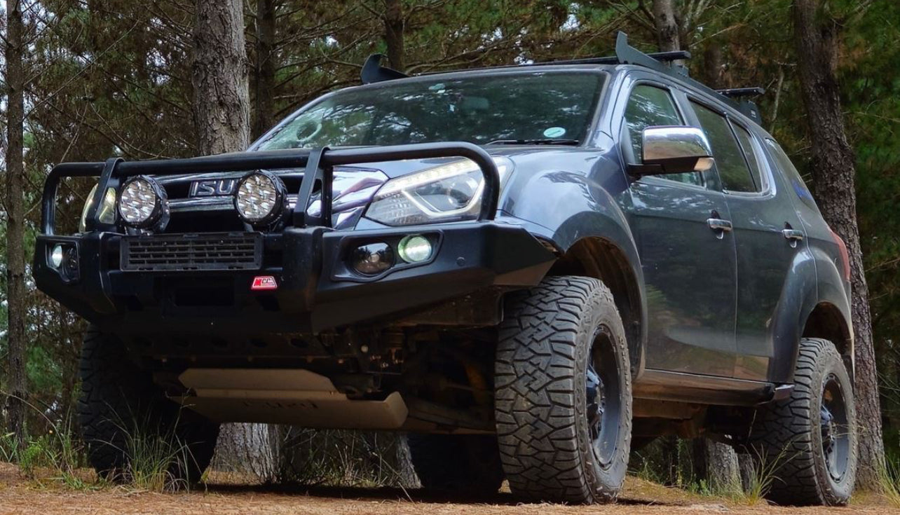 THE BAKKIE SHOP Isuzu D MAX and MUX 2016 to 2022 Front Bumper Replacement